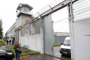 Skelbia, kad migrantų apgyvendinimo sąlygos Kybartuose prilygsta nežmoniškam elgesiui