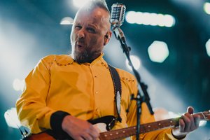 Ant M.A.M.A scenos pasirodys „BIX“: „Grosime taip, kaip griaunant Berlyno sieną“