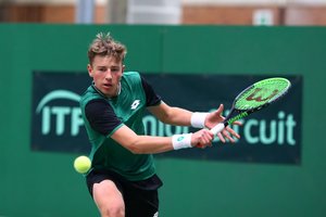 Dar vienas galingas E. Butvilo pasirodymas atvedė lietuvį į „Australian Open“ ketvirtfinalį