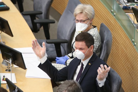 Konservatorius palieka du nariai: jungiasi prie S. Skvernelio partijos