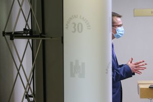 Po rekordinio COVID-19 atvejų šuolio – A. Dulkio žinia: skaičiai gali būti ne visai tikslūs