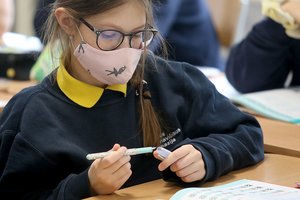 Pasiūlius grįžti prie nuotolinio mokymo, specialistų kritika: vaikų ribojimas nėra atsakymas į visus klausimus