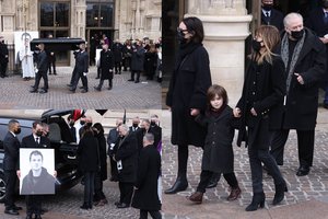 Kalnuose žuvusį aktorių Gaspard'ą Ullielį į paskutinę kelionę išlydėjo ir penkiametis sūnus, ir kolegos