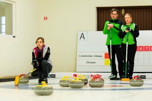 Lietuvos mišrų duetų kerlingo pirmenybių starte – čempionų kluptelėjimas