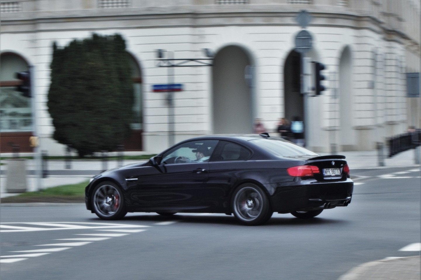 BMW kompanija dėl ekologijos reikalavimų nutraukia savo kultinio BMW 7 prabangiausios versijos gamybą.<br>www.pixabay.com nuotr.