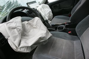 Su tokiais reikalavimais automobiliams indai pasaulyje bus unikalūs: išgirdę sprendimą pradėjo ruoštis streikams