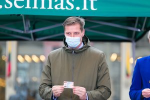 Dar vienas smūgis valstiečiams: prie S. Skvernelio partijos jungiasi ir buvęs aplinkos ministras K. Mažeika