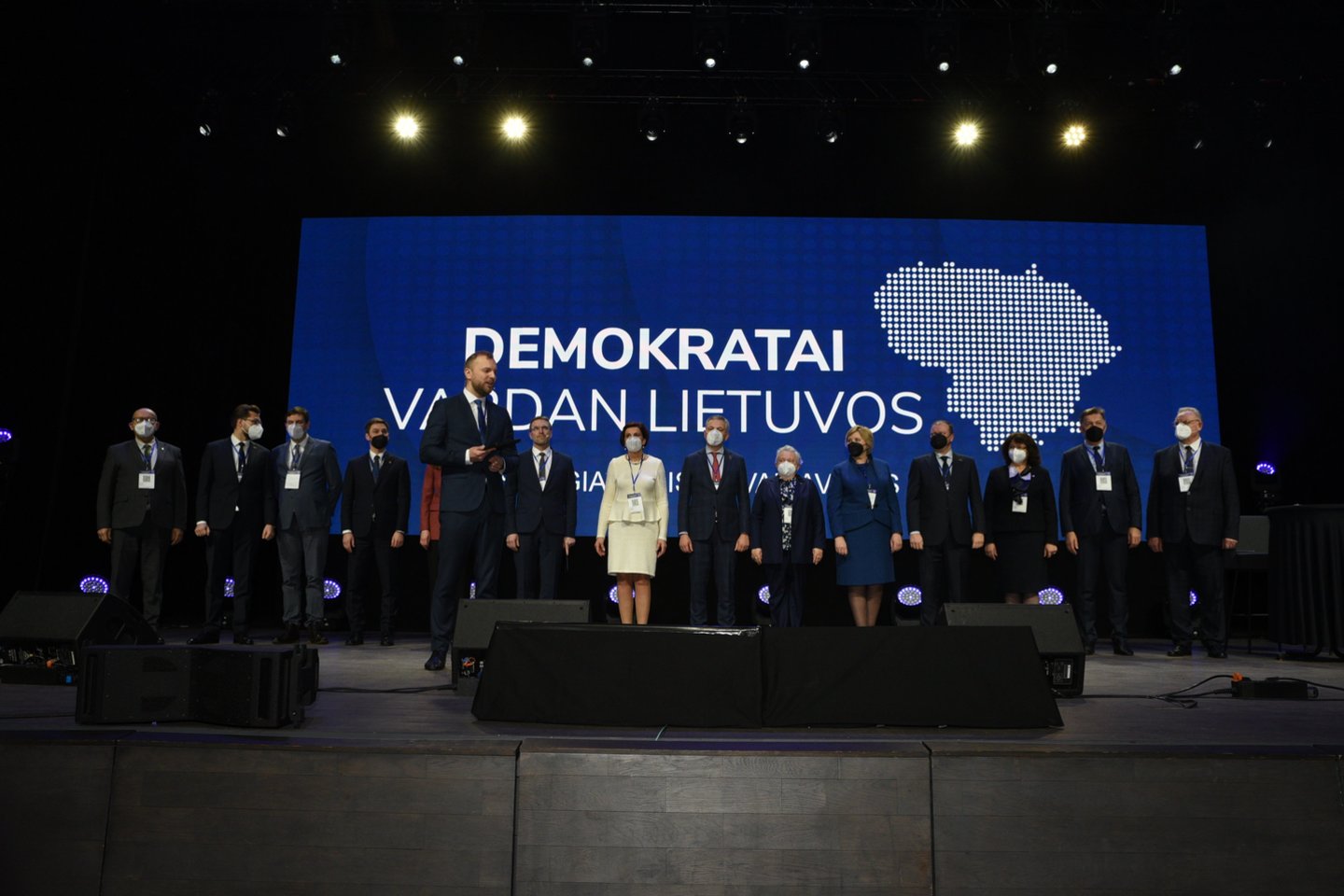 Svečio teisėmis Palangoje vykstančiame Sauliaus Skvernelio steigiamos partijos suvažiavime dalyvavaujantis valstiečių deleguotas eurokomisaras Virginijus Sinkevičius kalbėjo, kad šiuo metu Lietuvoje stebimi įvykiai neramina.<br>A.Kubaičio nuotr.