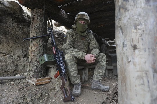 Nerimstant Ukrainos saugumo krizei – Jungtinė Karalystė žada didinti karinį kontingentą Rytų Europoje