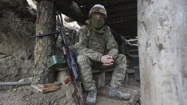 Nerimstant Ukrainos saugumo krizei – Jungtinė Karalystė žada didinti karinį kontingentą Rytų Europoje