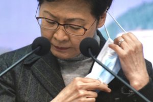 Honkonge dėl gimtadienio šventės atsistatydino ministras