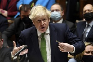 B. Johnsonas ketina paraginti V. Putiną „atsitraukti nuo bedugnės“