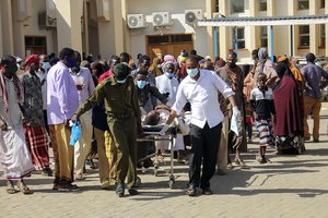 Kenijoje automobiliui užvažiavus ant sprogmens žuvo mažiausiai 10 žmonių