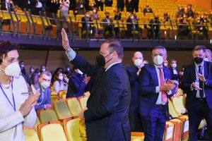 Kas slypi margoje S. Skvernelio partijoje: priminė ir R. Karbauskio pramintą kelią