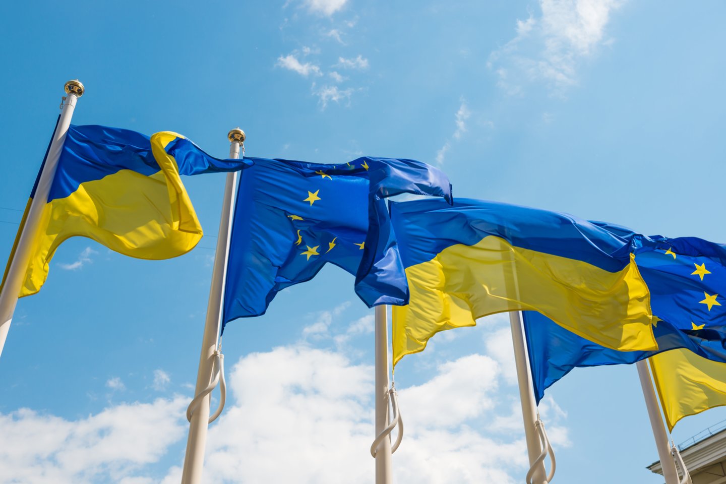 ES ir Ukrainos vėliavos.<br>123rf.com asociatyvi nuotr.