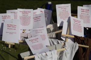 Mianmare per išpuolį prieš mitingą žuvo du žmonės, dar 38 sužeisti