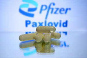 Prancūzija pirmoji ES pradeda „Pfizer“ vaisto nuo COVID-19 platinimą