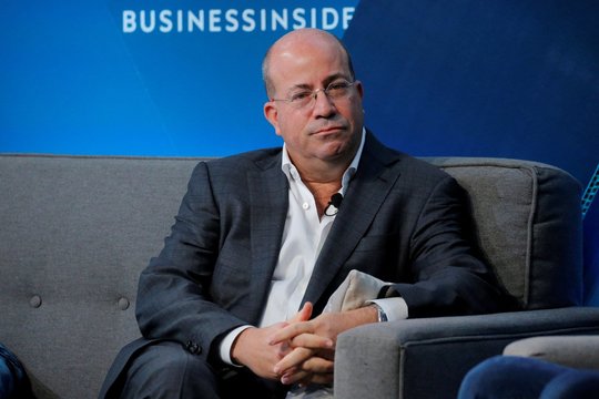 Televizijos CNN vadovas J. Zuckeris atsistatydino dėl romano darbe: darbą baigia nedelsiant