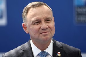 Lenkijos prezidentas imasi veiksmų naikinti ES užginčytą teismų instituciją