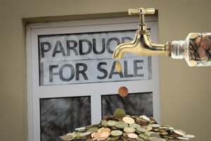 Įvertinta NT brokerių veikla – apie lagaminus pinigų ir sukčiavimą, dėl kurio labiausiai kenčia pirkėjai