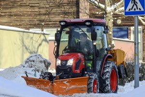 Kelininkai įspėja: eismo sąlygos savaitgalį bus sudėtingos