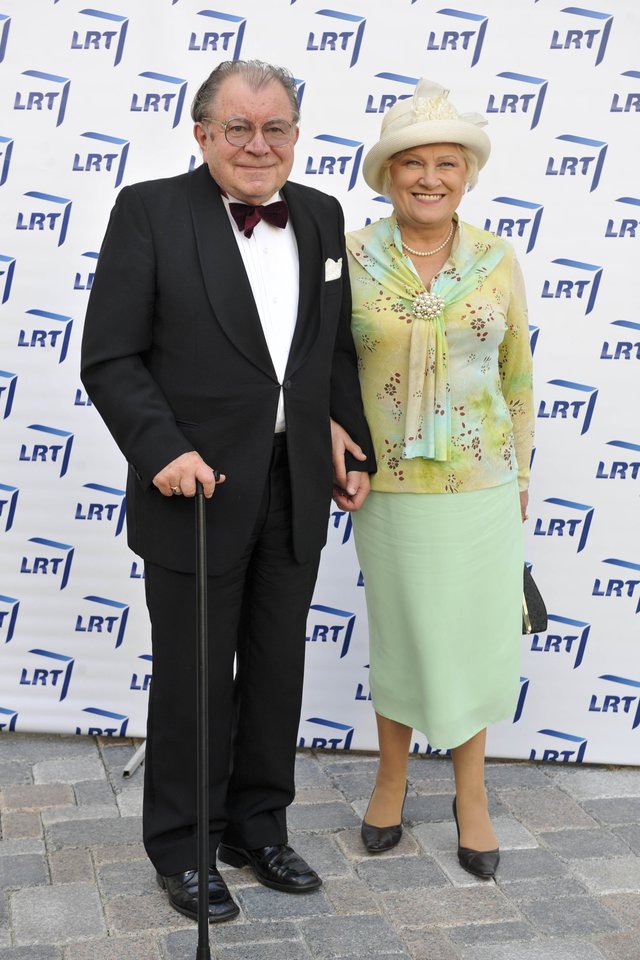 M.Novikas su žmona Irena Lietuvos nacionalinio radijo ir televizijos 88-ojo sezono pristatyme.<br>T.Bauro nuotr.