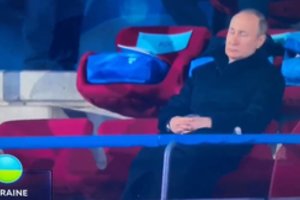 V. Putinas užsnūdo per Pekino olimpiados atidarymą – atsibudo ne pačiu tinkamiausiu momentu