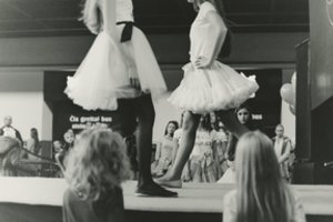 Tomo Pabedinsko fotografijų parodoje – žmogiškos vienatvės akimirkos prekybos ir pramogų centre