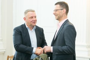 Advokatai: buvę ir esami Seimo nariai „MG Baltic“ korupcijos byloje turi būti išteisinti 