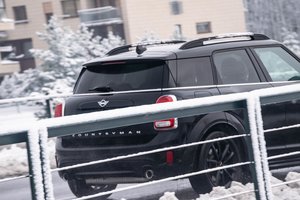 Keliuose yra slidžių ruožų, naktį eismo sąlygas sunkins plikledis