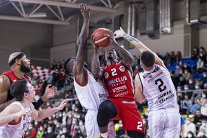 19 taškų skirtumą pradžioje prieš „Rytą“ susikrovęs „Juventus“ persvaros neišlaikė – krito nuo Vilniaus tritaškių lavinos