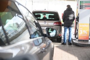 Lietuviams šturmuojant Lenkiją degalinių atstovas kategoriškas – negali būti nė kalbos apie akcizų didinimą