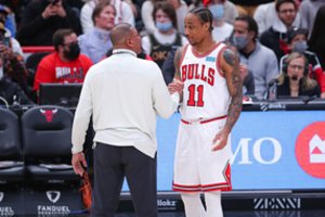 Rytų konferencijos milžinų mūšis Čikagoje: „Bulls“ neatsilaikė prieš Filadelfijos puolimą
