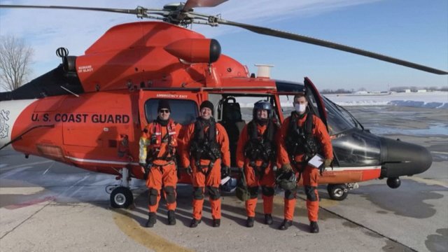 Nelaimė Erio ežere: lūžus ledui teko vaduoti 18 asmenų – į pagalbą atvyko ir savo sraigtasparnį turintis gyventojas