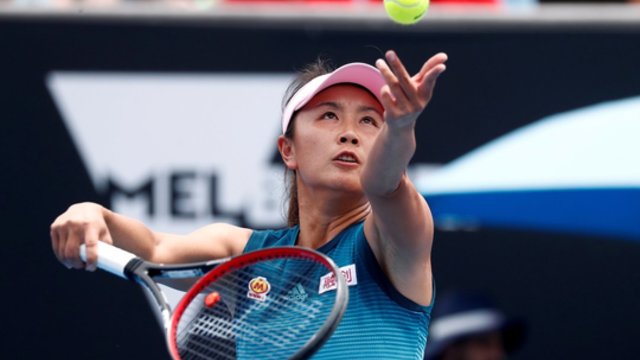 Kinų tenisininkė Peng Shuai dar kartą paneigė sklandančią informaciją: niekada nebuvau dingusi