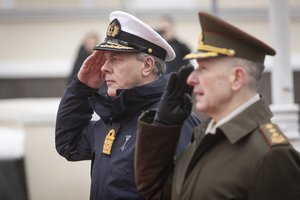 Lietuvoje lankosi aukščiausias NATO karinis pareigūnas