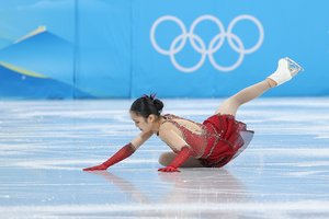 JAV pilietybę į Kinijos iškeitusi sportininkė Pekine sulaukė įsiūčio bangos: dėl patyčių įvedė cenzūrą