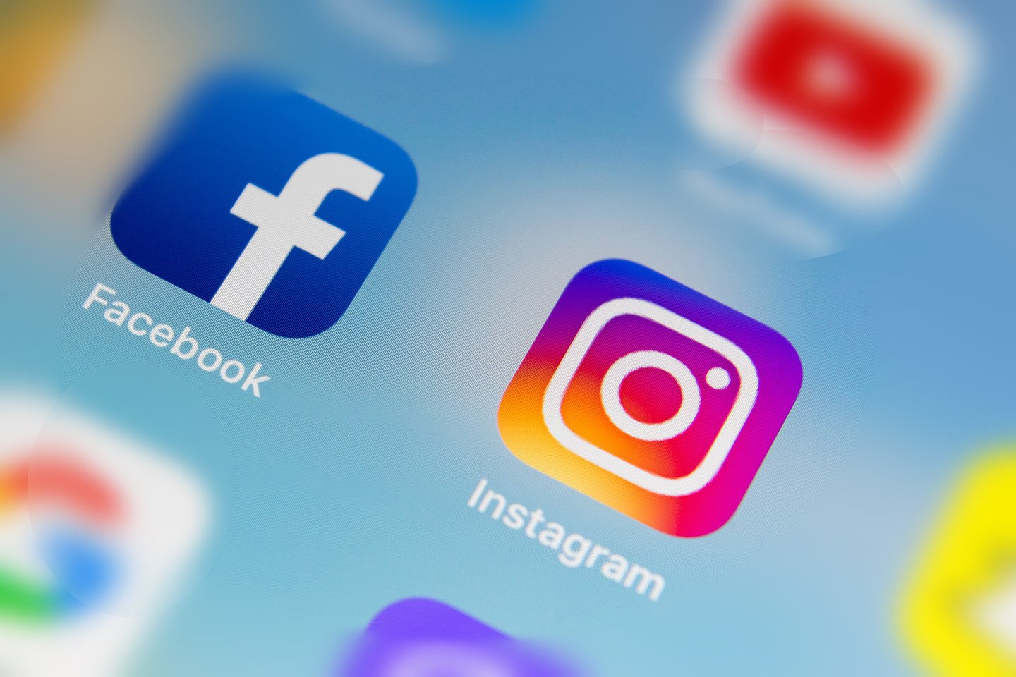  Patronuojančioji bendrovė „Meta“ pranešė, kad „Facebook“ ir „Instagram“ gali būti uždaryti visoje Europoje.<br> 123rf iliustr.