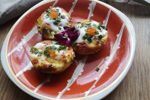 Pikantiški varškės keksiukai su sūriu tiks ir pusryčiams, ir vakarienei