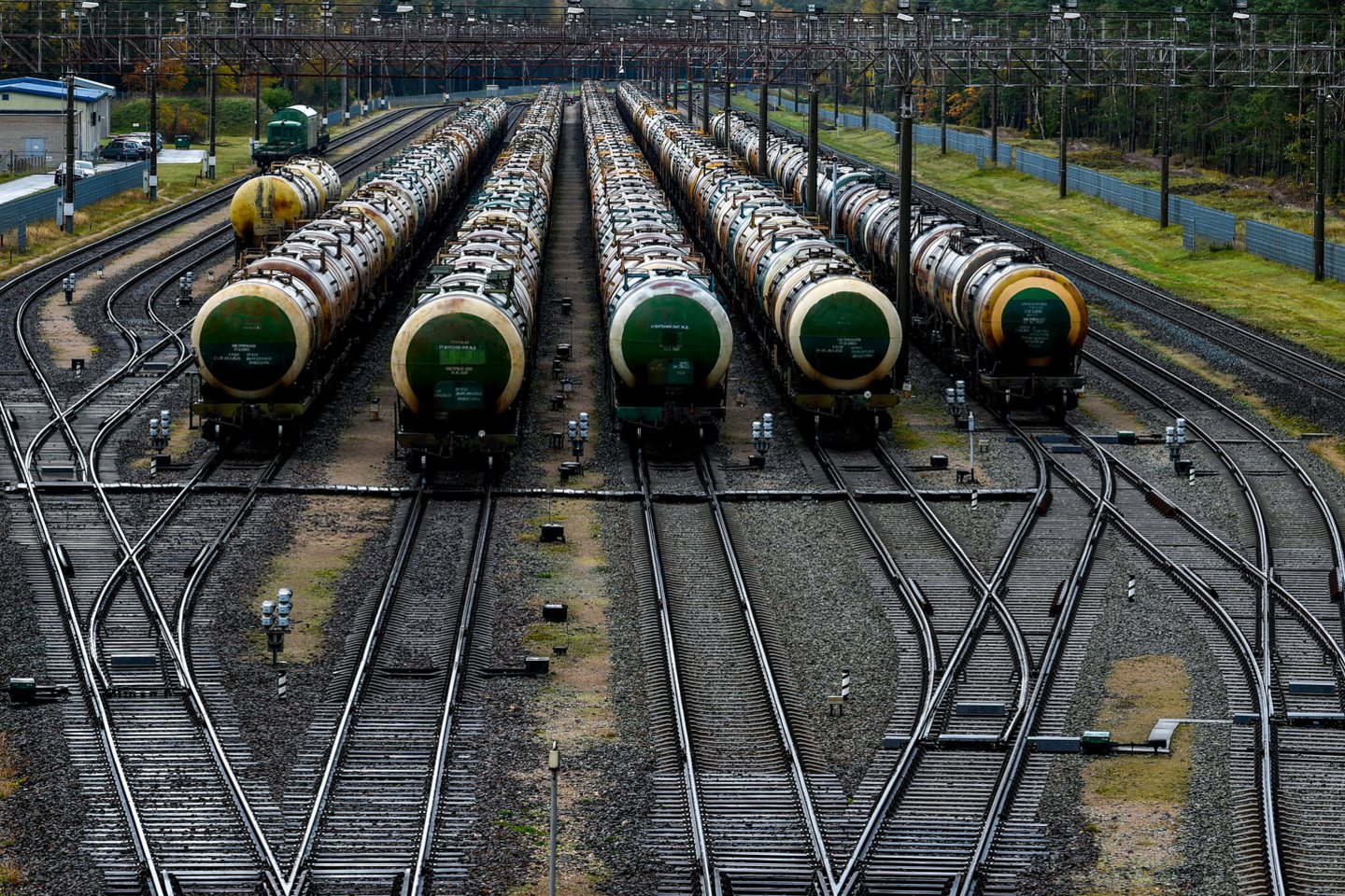 Sustabdžius per Baltarusiją geležinkeliu vežamas trąšas ir naftos produktus traukinių srautas sumažėtų 45 sąstatais per mėnesį.<br>V.Ščiavinsko nuotr.