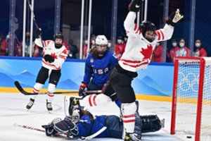 Principinę varžovę įveikusios Kanados ledo ritulininkės lieka be pralaimėjimų: užėmė pirmąją vietą grupėje