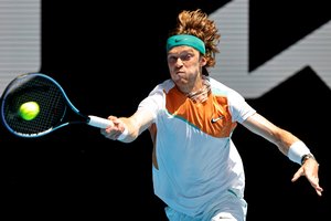 Teniso asų desantas – solidžiame ATP turnyre Roterdamo aikštyne