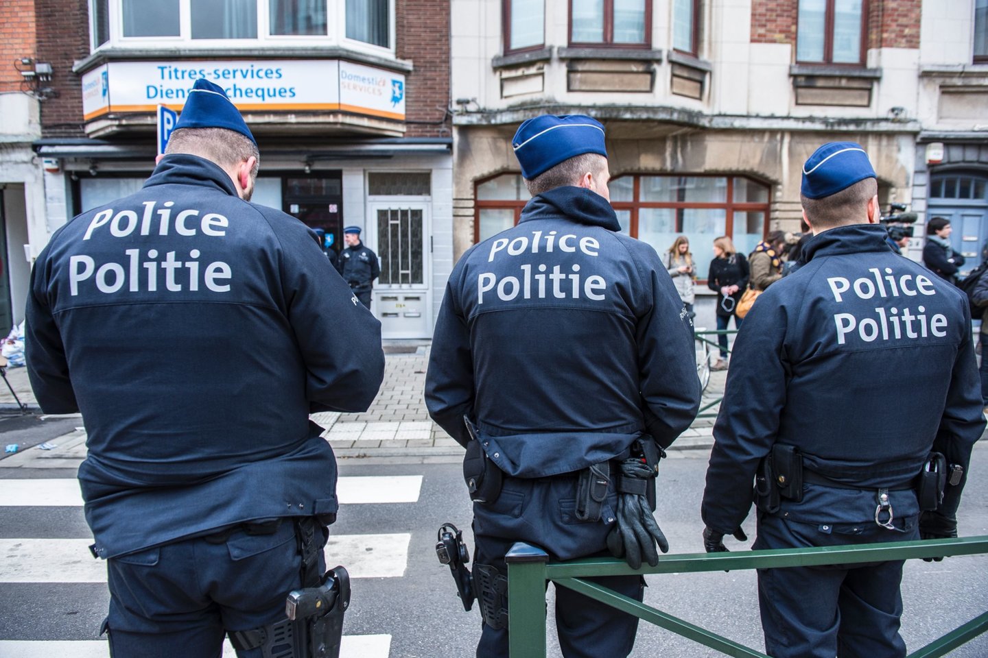 Daugiau kaip 100 Belgijos policininkų antradienį surengė virtinę reidų Antverpeno uostamiestyje ir sulaikė 13 asmenų.<br>AFP/Scanpix asociatyvi nuotr.
