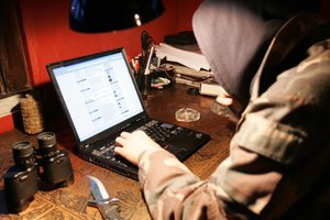 Vyro pinigus pavogė šiam nė dorai neprisijungus prie banko – klientas priblokštas, kaip šokdino finansų įstaiga