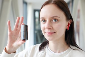 „Huawei FreeBuds Lipstick“ apžvalga: ar elegancija pajėgi konkuruoti su kokybe?