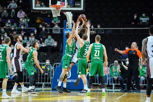 Pralaimėjimų liūne įklimpęs „Žalgiris“ krito devintą sykį iš eilės: dovanojo pergalę prie sezono lyderių prisiglaudusiai „Olimpia“