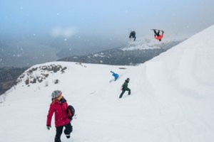 „Fielmann“ specialistai apie akių apsaugą žiemą: nenuvertinkite saulės – ji kenksmingesnė nei išmanieji ekranai