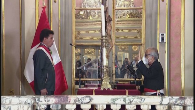 Peru prezidentas paskyrė naują ministrų kabinetą: buvęs premjeras poste dirbo vos tris dienas