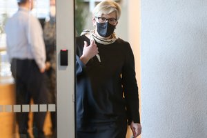 I. Šimonytė sureagavo į opozicijos versiją, kodėl buvo sustabdytas galimybių pasas