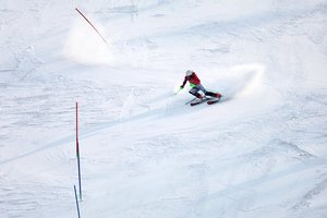 Dar vienas dopingo skandalas Pekine: nuo varžybų nušalinamas kalnų slidininkas